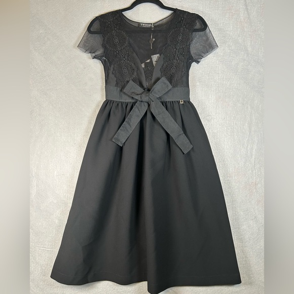Twin-Set Dresses & Skirts - TWIN-SET NWT Scoop Neck Knee-Length Black Party Dress with Bow Lace‎ Sz 6/Small